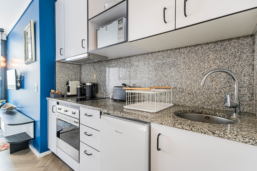 1 Bedroom Property for Sale in Sea Point Western Cape